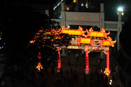 古街元宵燈會流光溢彩 三坊七巷盛裝迎賓（圖）