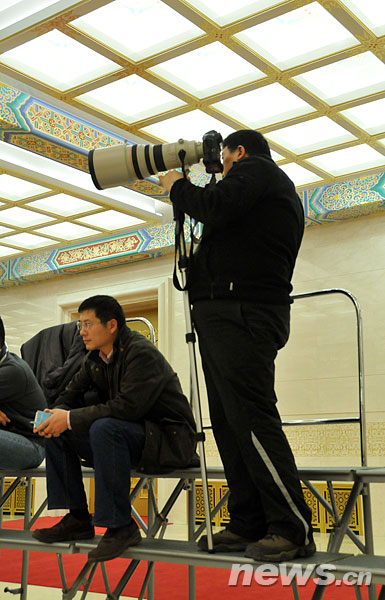 百家媒體云集政協首場新聞發布會