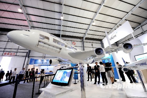 國產(chǎn)大飛機(jī)年底完成設(shè)計(jì)方案 機(jī)票將更便宜