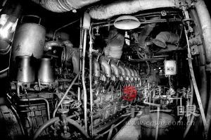 重慶8名拾荒者90萬元買二戰(zhàn)登陸艇 欲當(dāng)廢鐵賣