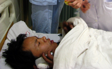 杭州繞城龍塢出口三車追尾2死2傷