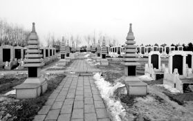 長春墓地每平均價過2萬元 開放商捂地謀暴利