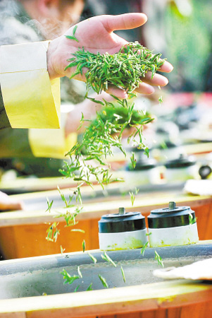 什么是好茶？來聽杭州資格最老的炒茶王說茶經