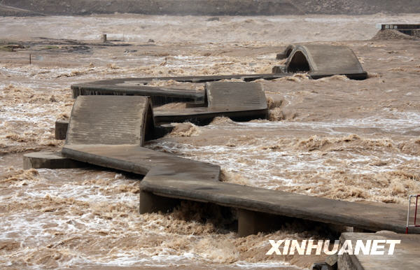 黃河壺口迎來“桃花汛” 吉縣景區暫時關閉