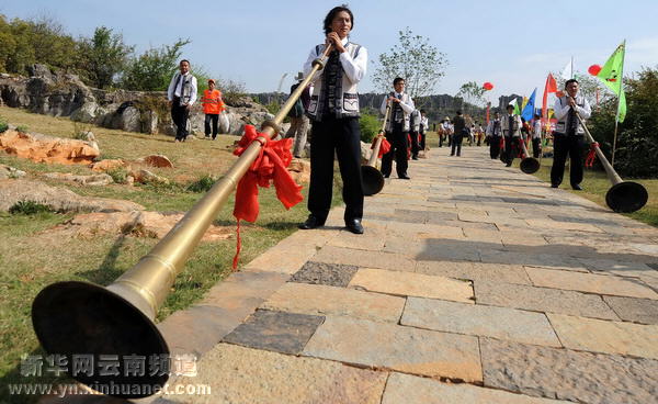 彝鄉風情醉游人