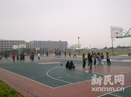 上海工會(huì)學(xué)院女生殞命校園 浮尸現(xiàn)河道