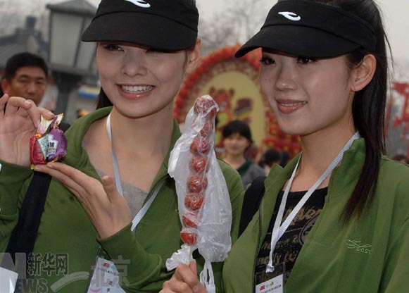 學生佳麗逛京城(圖)