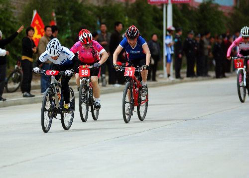 全國自行車環浉河大賽開幕 海內外千余名選手角逐