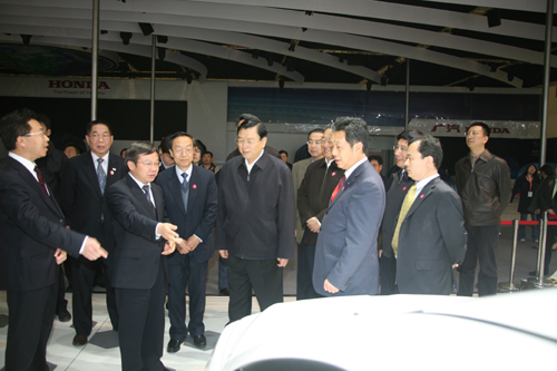 張德江視察東風(fēng)時(shí)指出：發(fā)展更要注重質(zhì)量和品牌