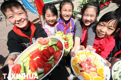 勞動小能手 快樂過“五一”