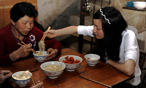 帶著媽媽上大學(xué)