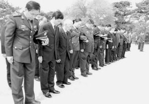 毛新宇赴沈陽抗美援朝烈士陵園祭奠毛岸英