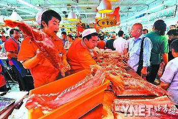 新崇菜試營業三小時 老顧客尋舊攤位(圖)