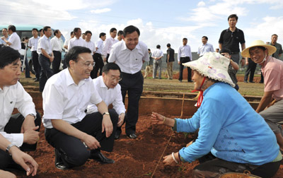李克強(qiáng)在云南考察