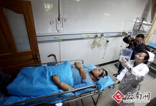 云南飯店裙樓拆除時(shí)倒塌砸傷5路人