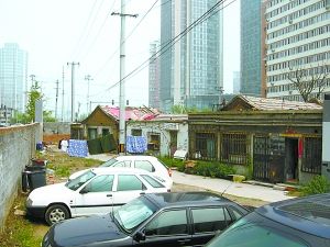 北京釘子戶不滿拆遷費堅守鬧市7年(圖)