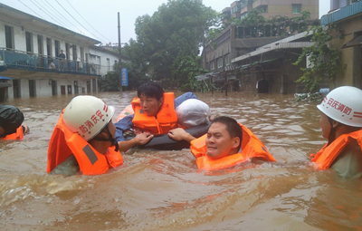 戰(zhàn)滔天巨浪 救黎民百姓—安徽省安慶市消防支隊抗洪搶險紀(jì)實