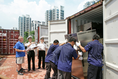 廣州海關快速驗放首批進駐亞運村的設備物資