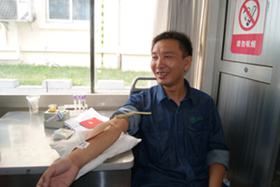 供電職工承擔社會責任 義務獻血(圖)