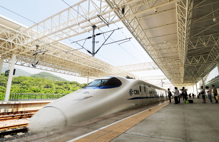 福廈高鐵上座率全國居冠 力爭十月增開12對動車