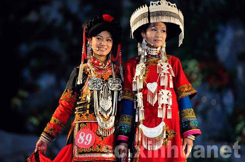 涼山火把節(jié)上最美的“索瑪花”