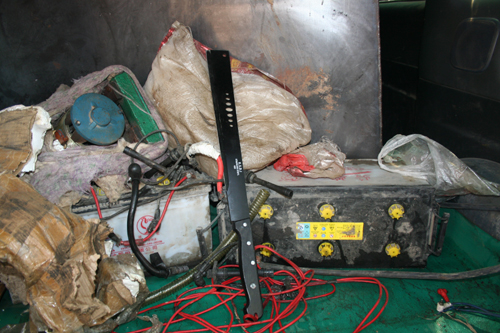 河南商丘交警迅猛出擊“盜油賊”慌不擇路棄車逃