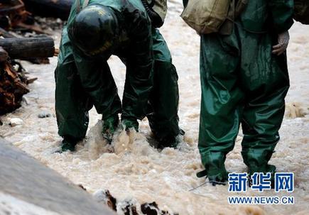 大雨致舟曲災區再發泥石流 生命線兩舟公路再中斷
