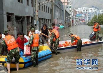 大雨致舟曲災區再發泥石流 生命線兩舟公路再中斷