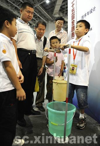 成都小發(fā)明亮相第25屆全國青少年科技創(chuàng)新大賽