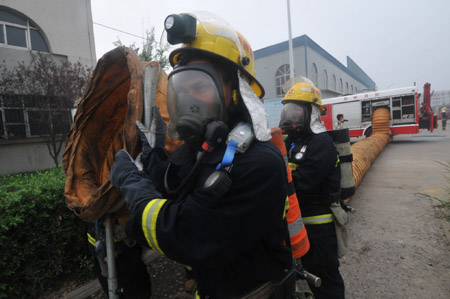 河南首次進行大跨度大空間建筑滅火救援演習