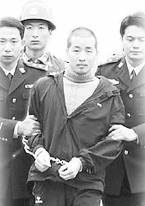 6舉措確保打黑顯實效 4年290名“保護傘”被追究刑責