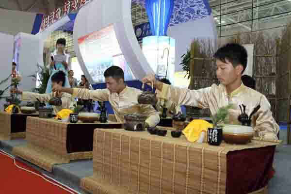 第六屆泛珠經貿洽談會開館 簽約 “吸金”近400億