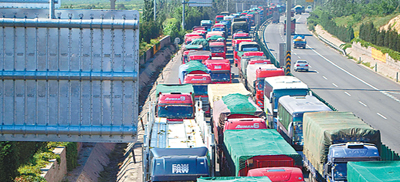 京藏高速大擁堵明顯緩解 主動(dòng)脈暢通　還需新通道