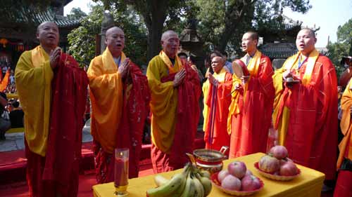 山西運(yùn)城：華人齊聚關(guān)公故里 世界最高關(guān)帝像落成