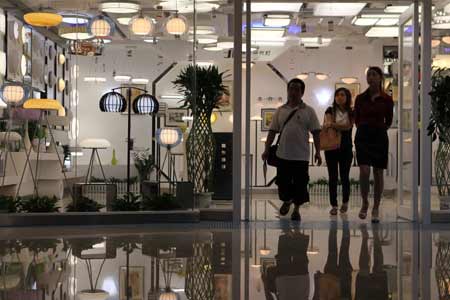 “亞洲主流媒體看廣東”參觀古鎮(zhèn)時(shí)代燈飾廣場