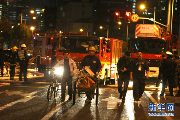 上海高樓大火基本撲滅 事故調查組成立