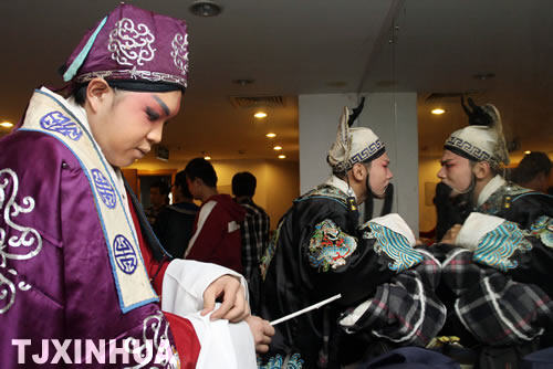 津門大學生演繹國粹魅力