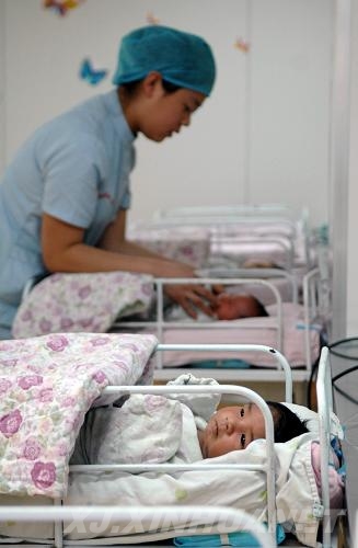 新疆建成首個新生兒無陪護(hù)、層流潔凈病房