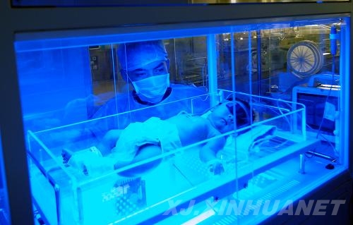 新疆建成首個新生兒無陪護、層流潔凈病房