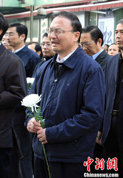 上海大火受災居民獲每月70元/㎡租房補貼(圖)