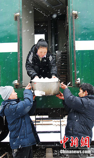 2011年春運正式啟動 客流峰值和持續時間超往年