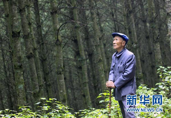 中組部、中宣部、中央創先爭優活動領導小組發出通知要求廣泛開展向楊善洲同志學習活動