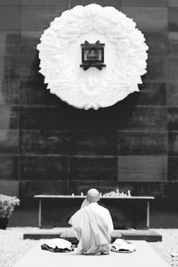 日75歲老人赴南京絕食謝罪 走進祭場長跪磕頭