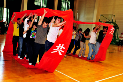 青年趣味運動會（組圖）