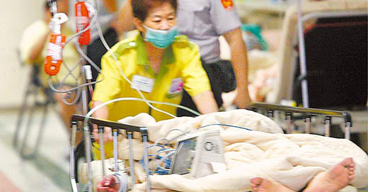 冷血女護士上傳患者切腹照 網友狠批“沒醫德”