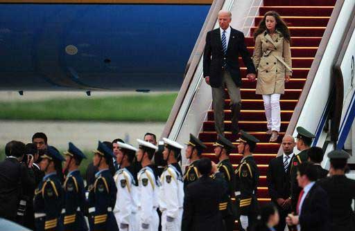 美副總統拜登訪華 “最幸運孫女”搶鏡