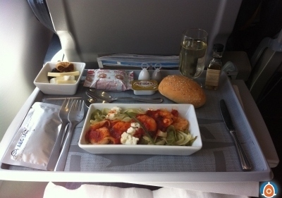 飛機(jī)上也有美食！看看各航空公司飛機(jī)餐