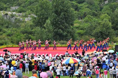 彝鄉石林：3萬農民忙時勞作閑時歌