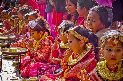 揭秘尼泊爾少女奇異的“果實婚禮”