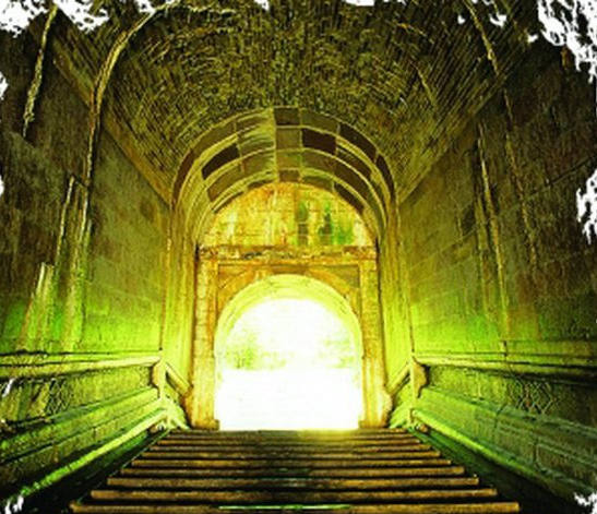 古墓長(zhǎng)明燈千年不熄之謎！